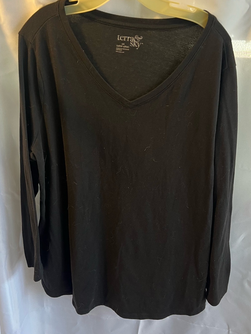 Terra & Sky Black V-Neck Long Sleeve Shirt